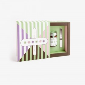 Spatola con vasetto di crema spalmabile con granella di croccantino