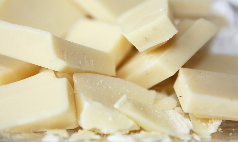 How to make delicious white chocolate liqueur